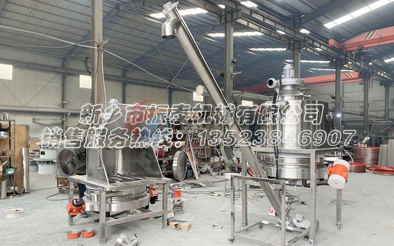 抗菌肽人工小袋無塵投料站直排篩：完美輸送除雜篩分，潔凈生產(chǎn)
